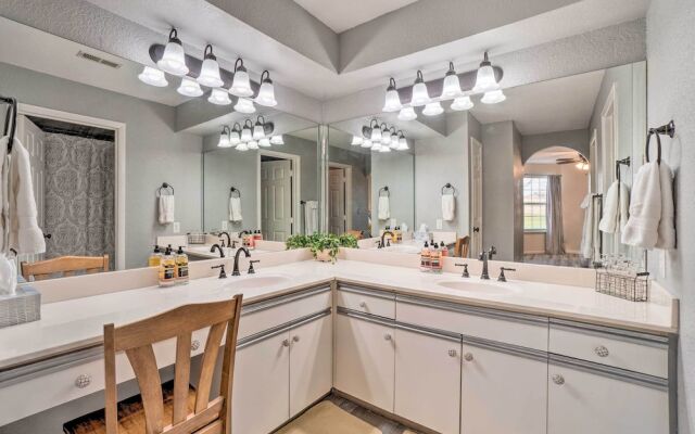 Family-friendly Condo ~ 3 Mi to Branson Landing