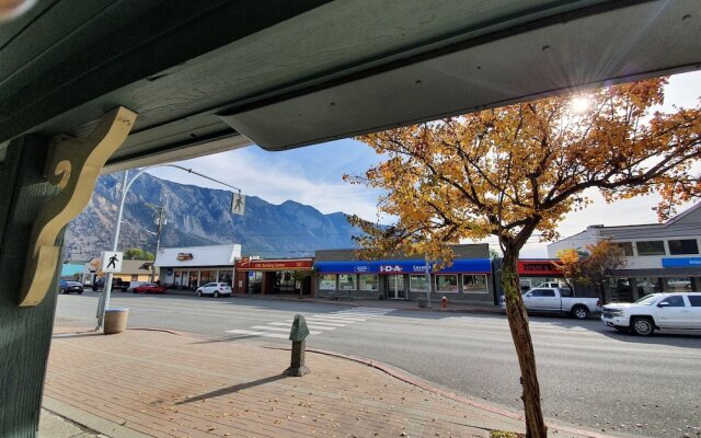 Lillooet Hotel Victoria