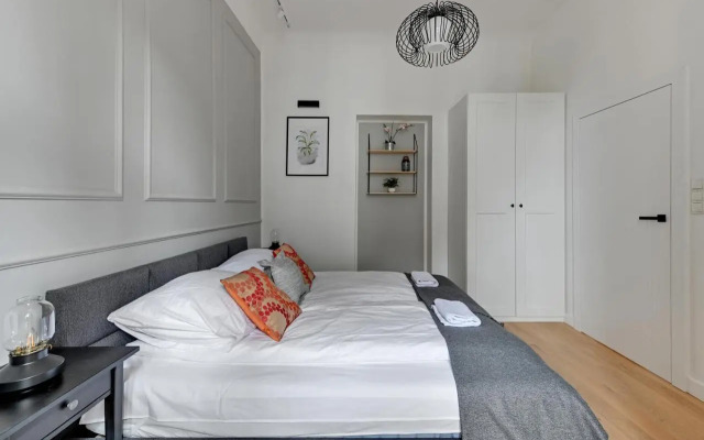 Grand Apartments - Two bedroom, 6 person city center apartment