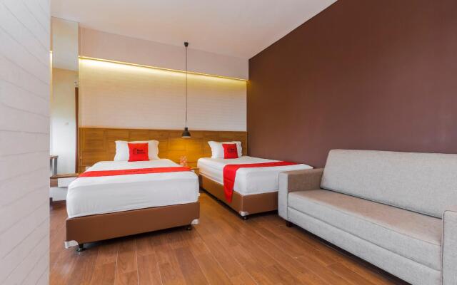 RedDoorz Plus @ CBD Bintaro