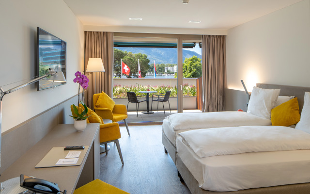 Hotel & LOUNGE LAGO MAGGIORE