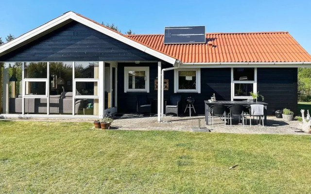 6 Person Holiday Home in Tarm