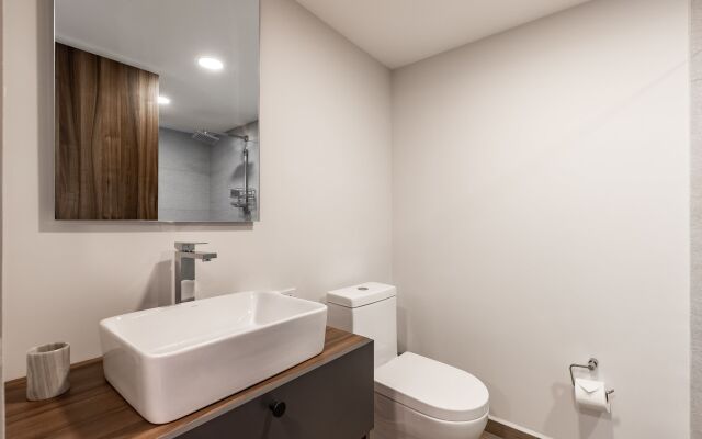 Casai Roma 1BR Chic PH