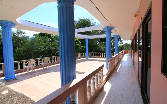 Tommy Sea and Sun Resort