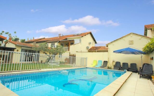 Holiday Home Near the Historic Center of Avignon