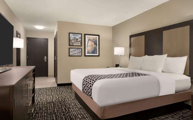 La Quinta Inn & Suites by Wyndham St Louis Route 66