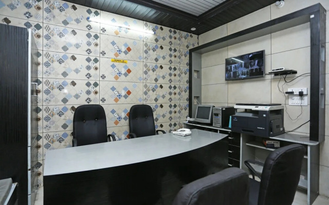 OYO 16534 Hotel HR Residency