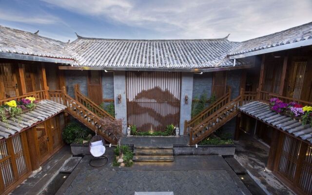 Lijang First Bay Hotel
