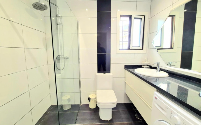 SunRise Sea Views Eco Apartment With Swimming Pool