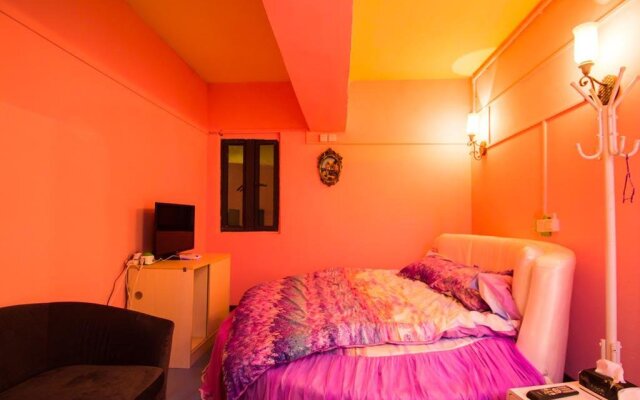 Mr. Xu's Space Capsule Youth Hostel