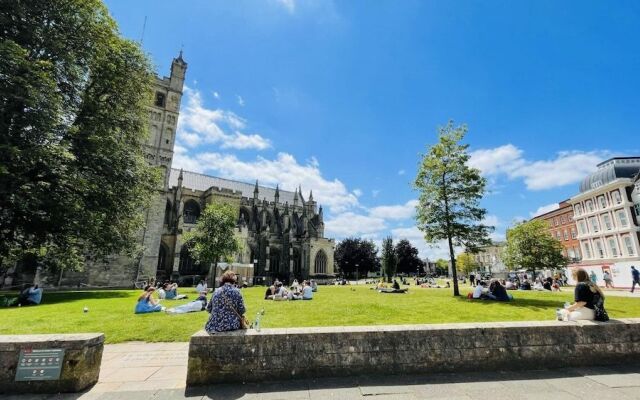 Cathedral Yard - Art Deco Luxury (Exeter)