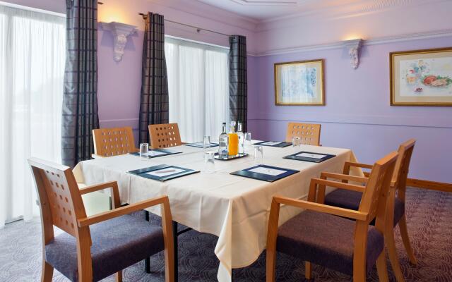 Holiday Inn A55 Chester West by IHG