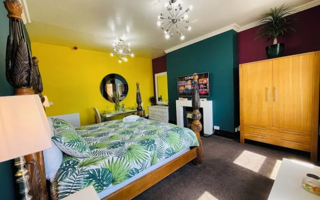 PHOENIX Apartments