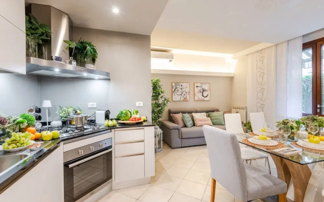 Casa Ambra in Lucca With 1 Bedrooms and 1 Bathrooms