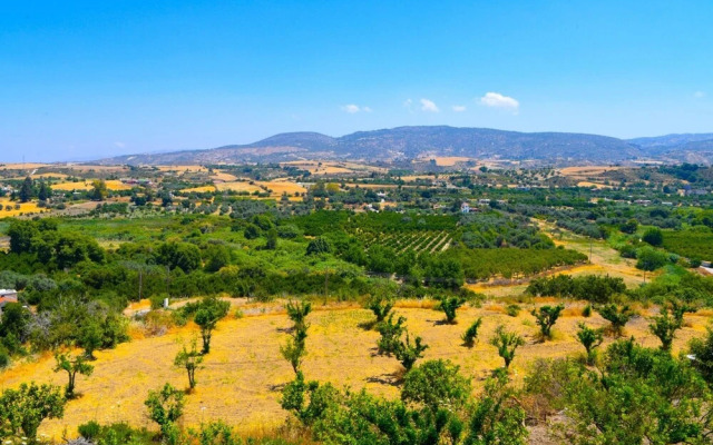 Villa In Paradise in Goudi