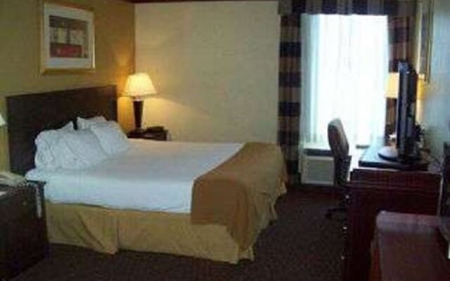 Days Inn & Suites By Wyndham Tahlequah