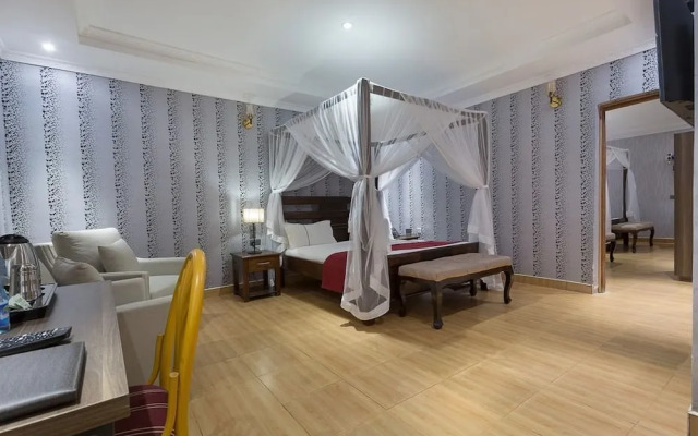 Nokras Enkare Luxury Tented Camp Sagana