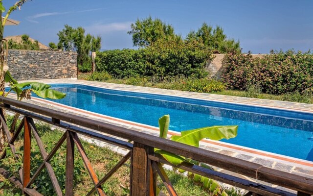 "platanias Beachfront Villa Elsa-90m To Main Square"