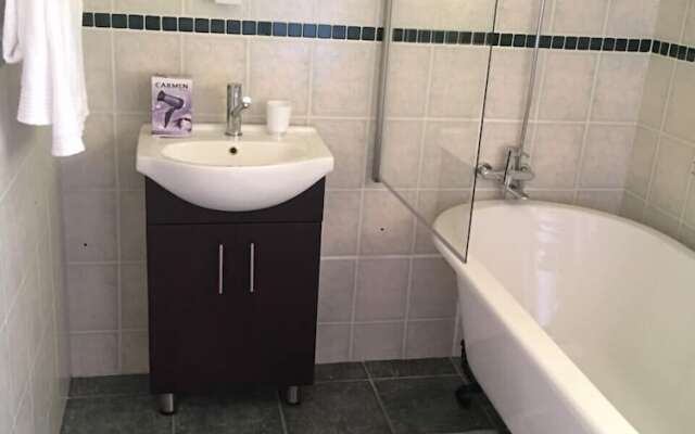 Beautiful Apartment in Century City