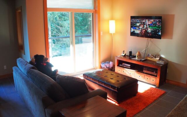Kookaburra Lodge #205 By Bear Country