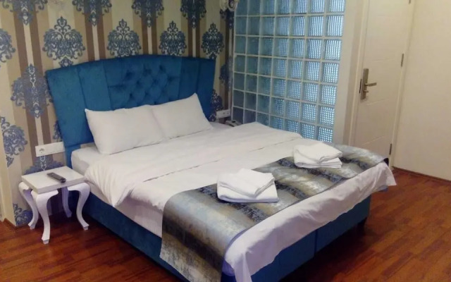 By Historyal Hotel Due