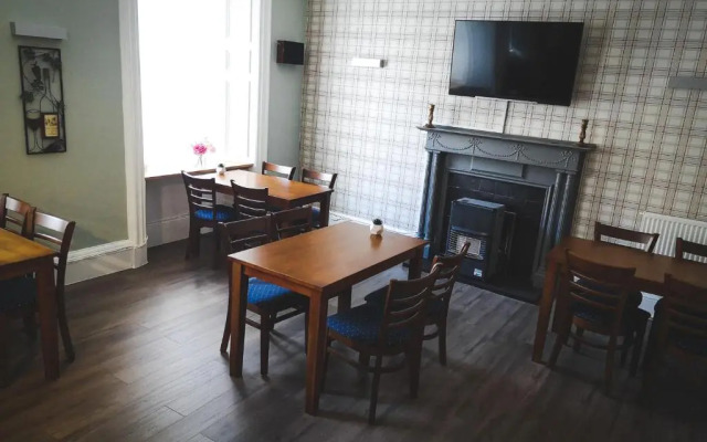 George and Abbotsford Hotel