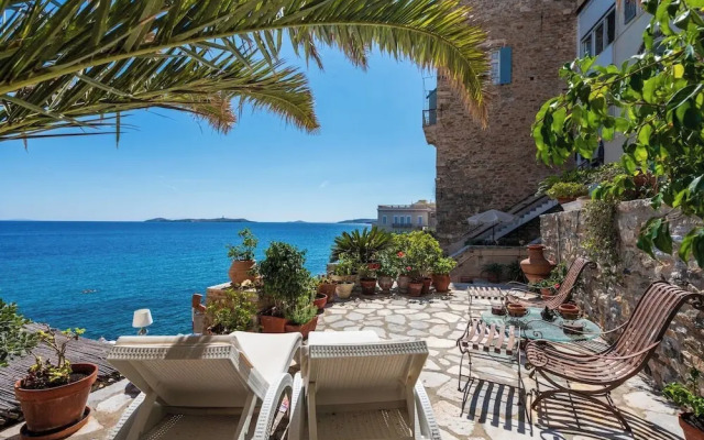 Seaside Neoclassical Property in Vaporia Ermoupoli