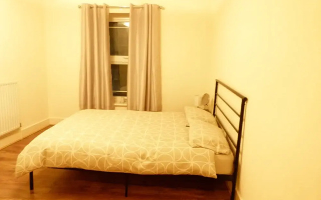 SS Property Hub - Canary Wharf Apartment