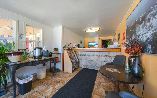 Budget Inn Gladstone By OYO - Portland/Clackamas