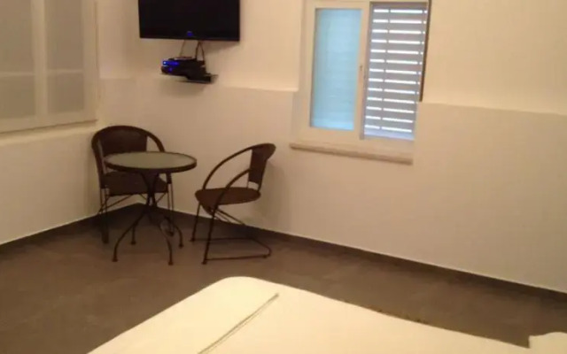 Guy's Apartments