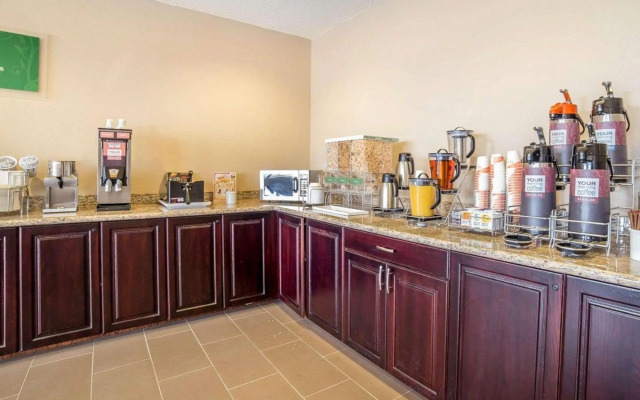 Country Inn & Suites