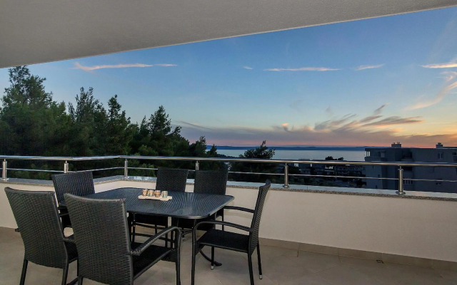 Penthouse Lush Makarska