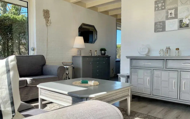 Bungalow Sint Maartenszee Near Sandy Beach
