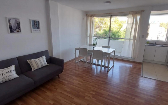 A Metros del Parana - Facultad de Medicina