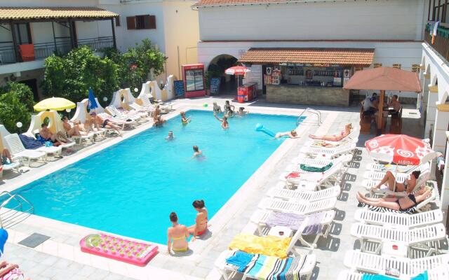 Lefkimi Hotel