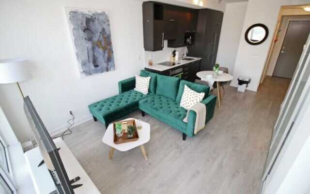 Executive 1 BD in the heart of Entertainment District