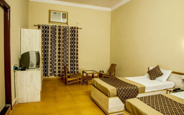 Hotel Empire Gandhidham
