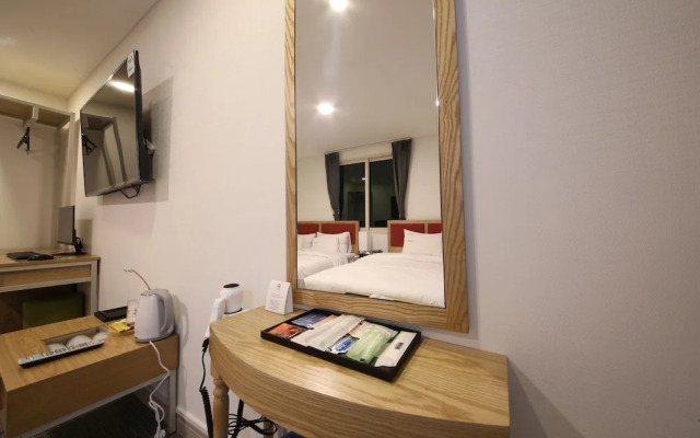 Brown Dot Hotel Yeonsan