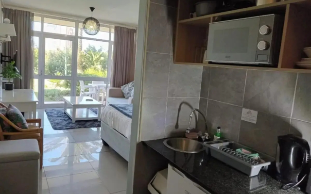 @35 Brookes Suites seaside escape