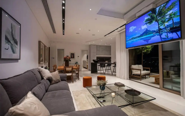 A Spectacular Suite Apartment on a new High Rise