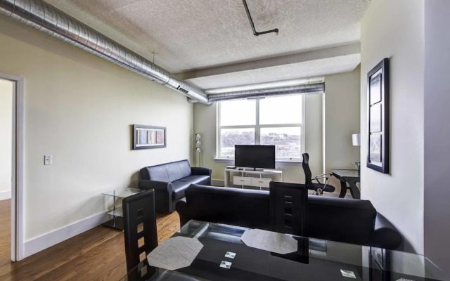 Pelicanstay near Holland Tunnel