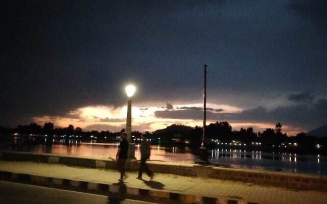 Royal Comfort Regency