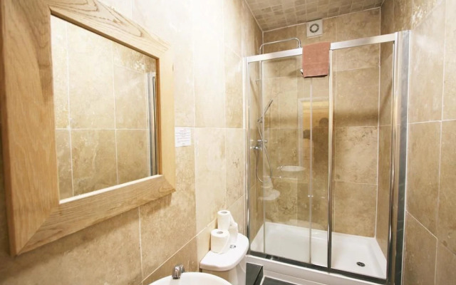Central Studios Albion Street by RoomsBooked