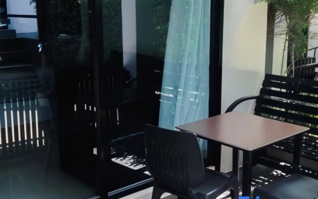 Koh Larn Villa Resort