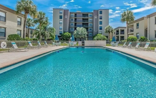 Sea Club #46 - Coastal Gem