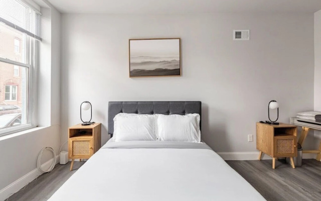 Chic & Cozy Philly Stay in City Center