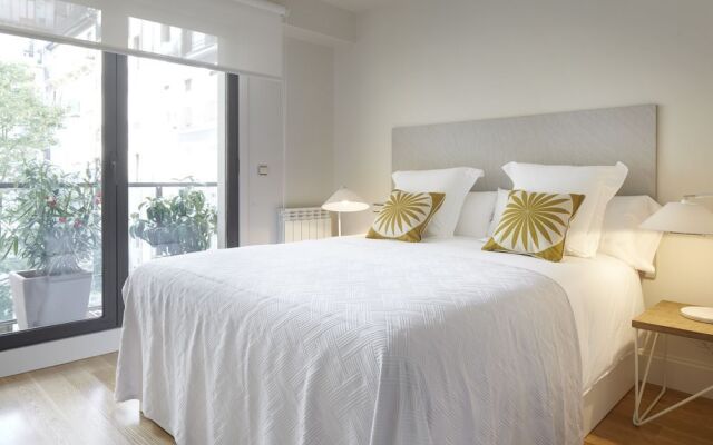 Apartment La Concha Suite 2 by FeelFree Rentals