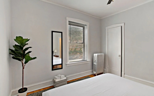 Deluxe 1BR Apt in a Ravenswood