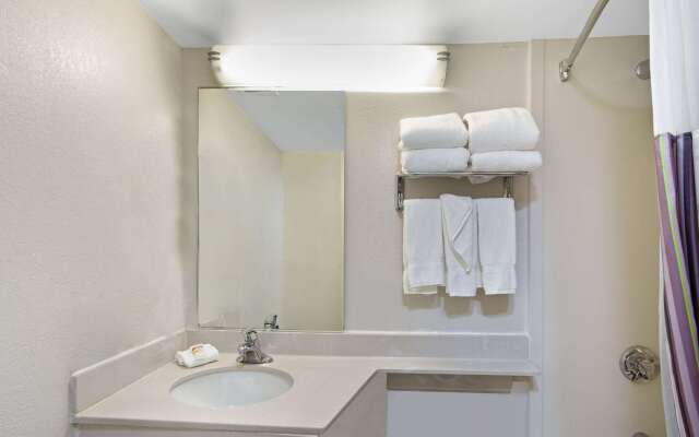 La Quinta Inn & Suites by Wyndham New Haven