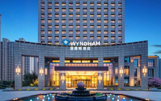 Xinyang Jin Jiang International Hotel